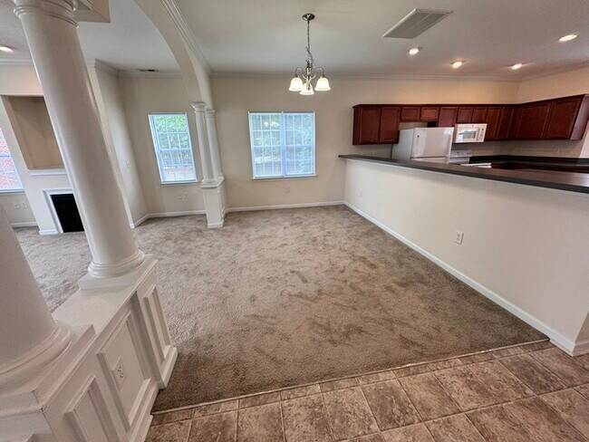 Foto del edificio - 3 Bed End Unit Town Home- AVAILABLE FOR FALL MOVE IN!