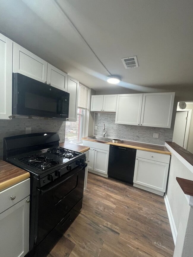 Photo - 230 S Negley Ave Apartment