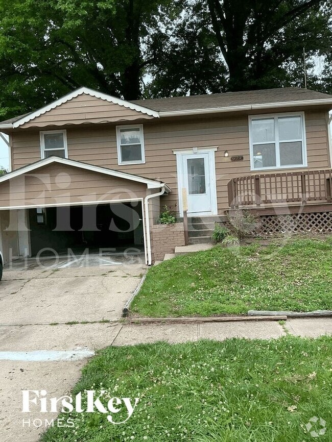 Building Photo - 521 Fairlane St