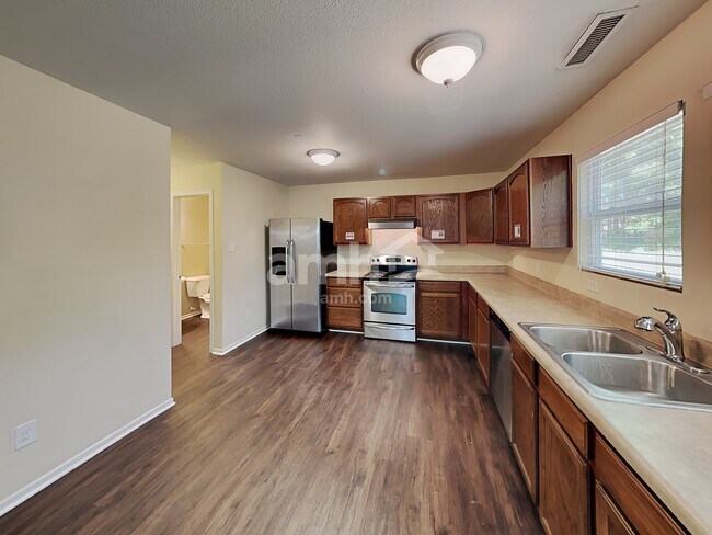 Foto del edificio - 227 Morning Dew Dr