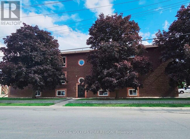 Building Photo - 86 Curtis St