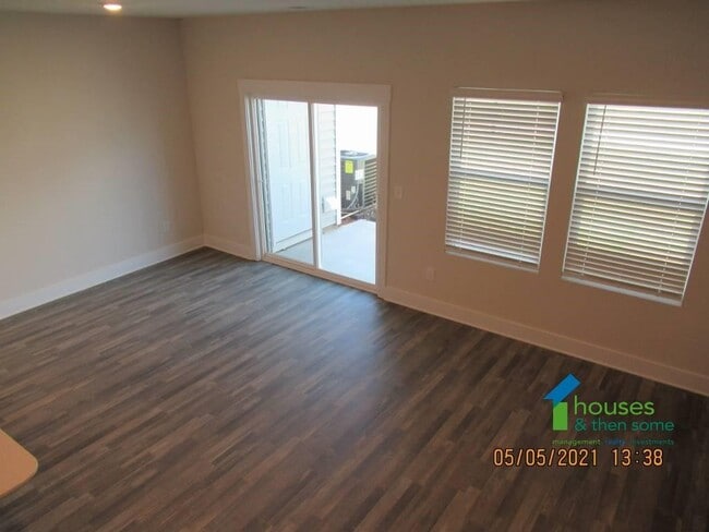 Building Photo - 420 Windsinger Lane