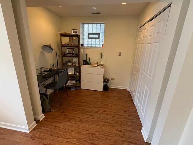 Foto del edificio - 1424 W Fletcher St