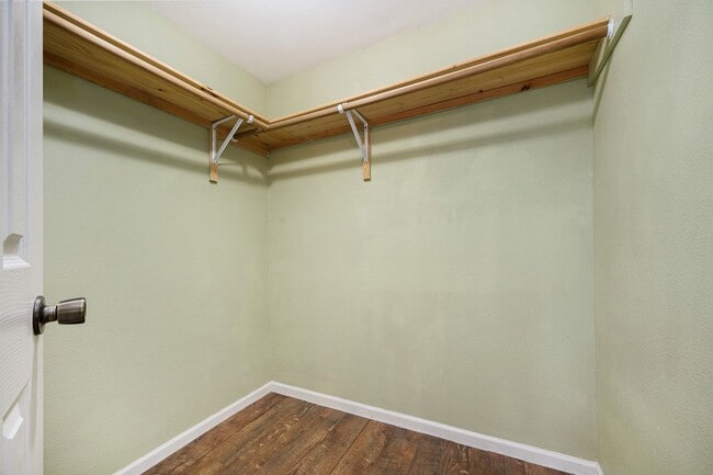 Building Photo - MOVE-IN SPECIAL: 1/2 OFF FIRST MONTH 3BR/2...