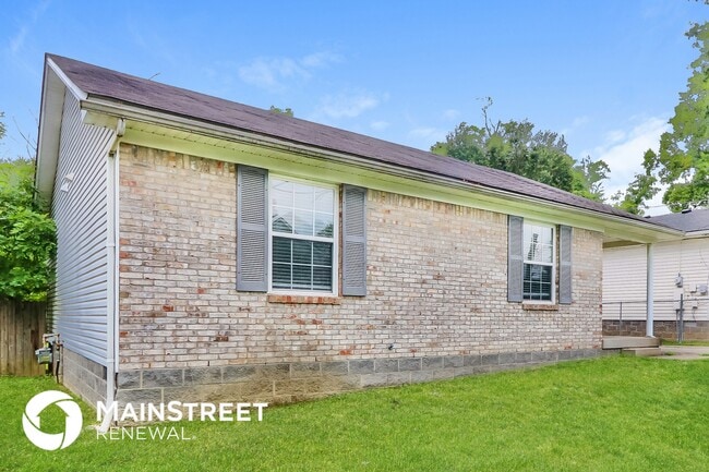 Building Photo - 6905 Wood Rd