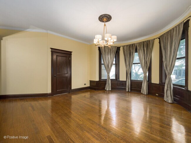 Building Photo - 453 W Fullerton Pkwy