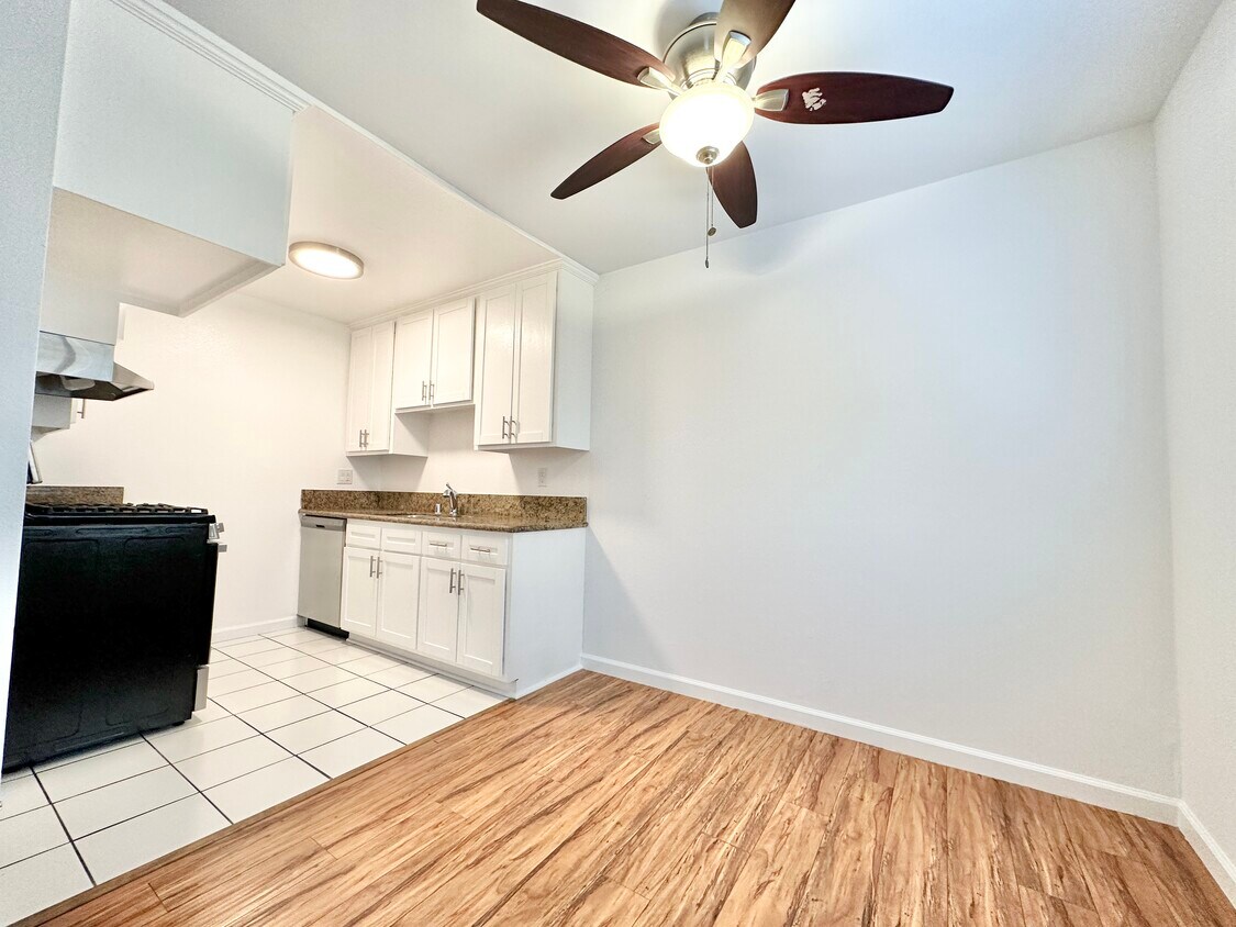 10206 Independence Ave Unit 3A, Los Angeles, CA 91311 Room for Rent