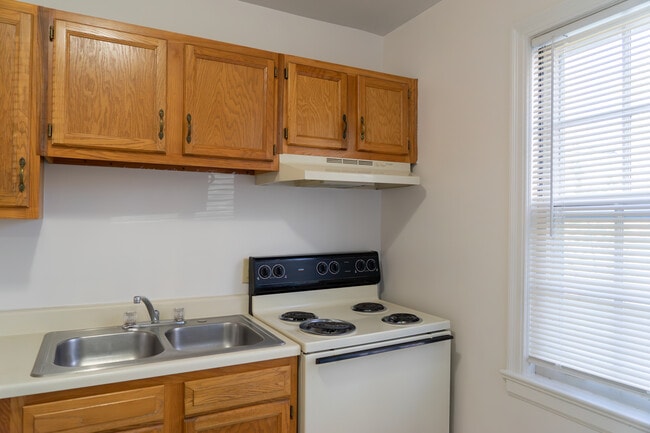 The Bungalow - Kitchen - Hillcrest Village Apartments