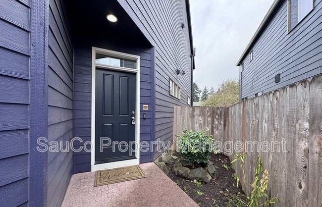 Building Photo - 4663 SW Ace Terrace