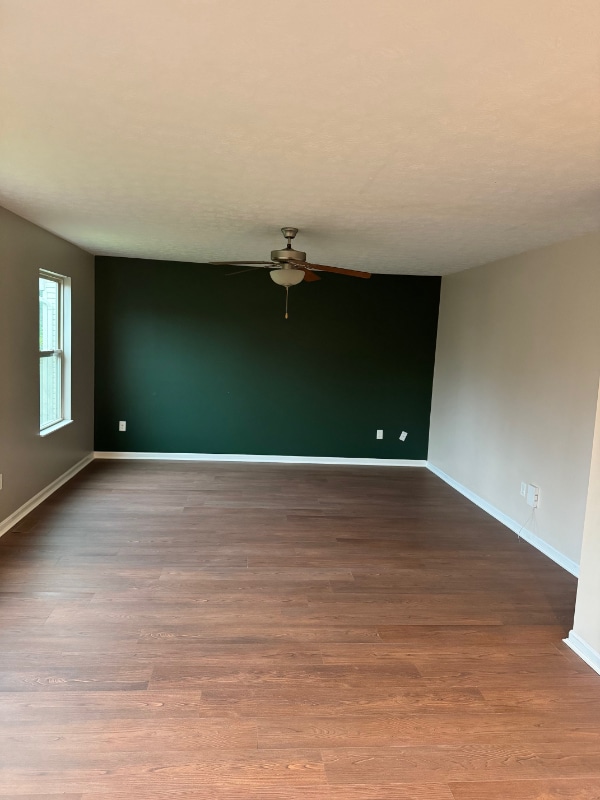 Foto del edificio - 983 Bandanna Dr