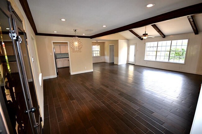 Foto del edificio - 11211 Ash Creek Dr