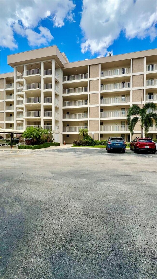 Building Photo - 2651 S Course Dr