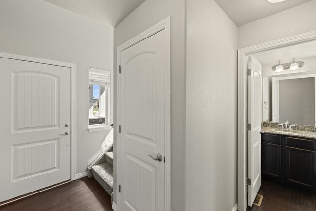 Building Photo - 9432 Beryl Dr