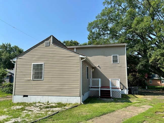 Photo - 2502 Wood St House