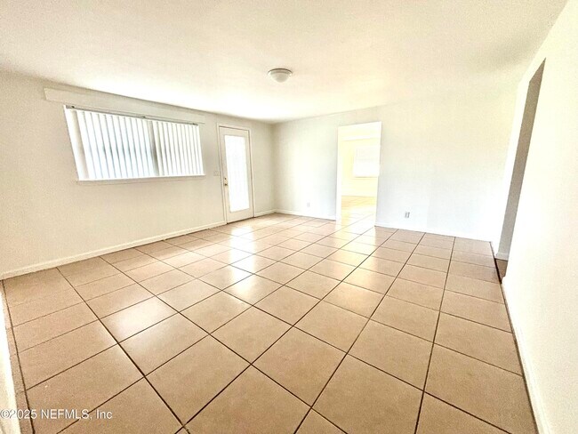 Foto del edificio - 28541 Trigg Rd