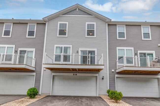 Building Photo - 516 Wolverine Dr