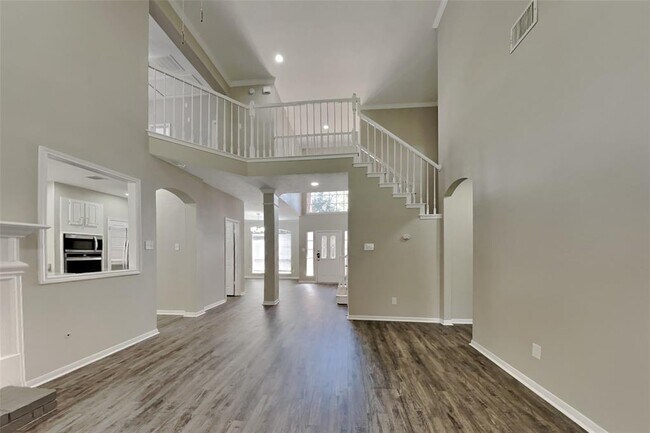 Foto del edificio - 17126 Hamilwood Dr