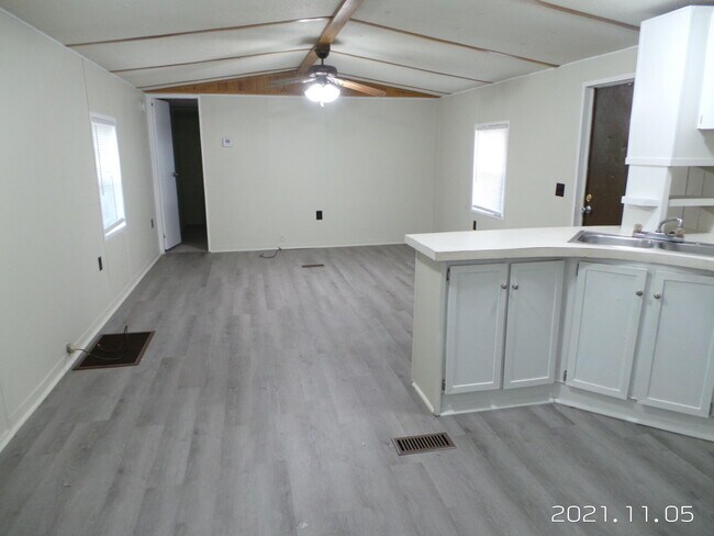 Building Photo - 100 Blue Gill Loop