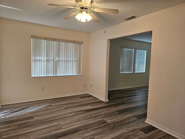 Building Photo - (2/2 Turkey Creek Forest)