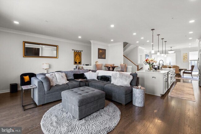 Foto del edificio - 619 Glenn Lk Dr