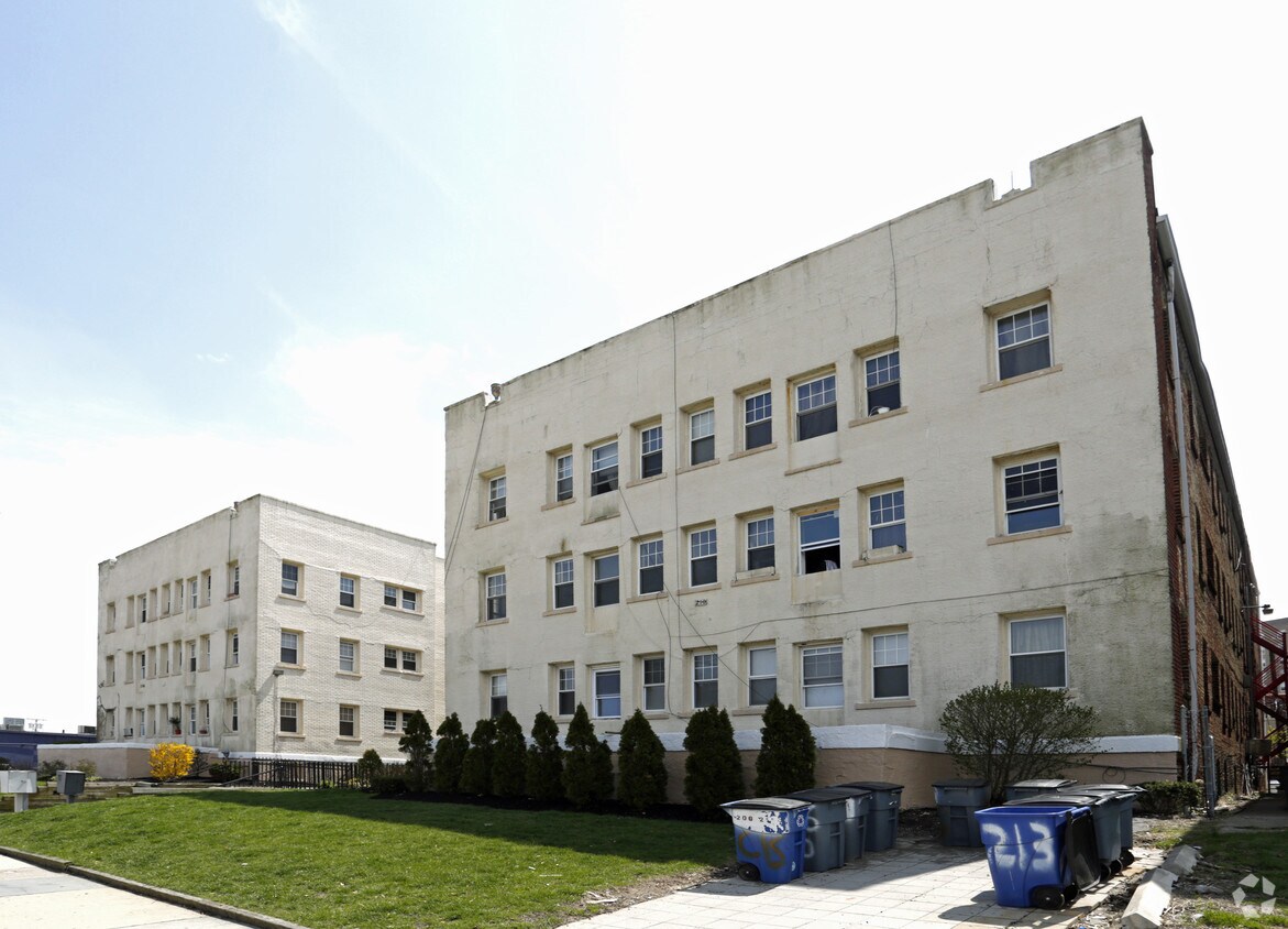 Primary Photo - 206-210 2nd Ave