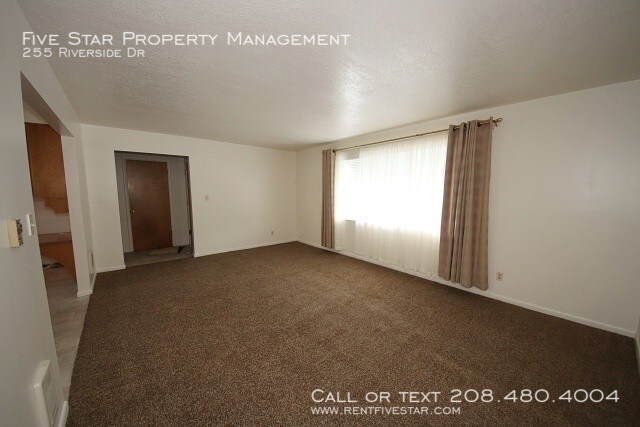 Building Photo - 255 Riverside Dr