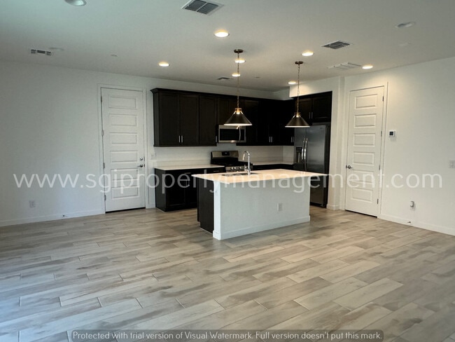 Building Photo - 644 S Heron Ln