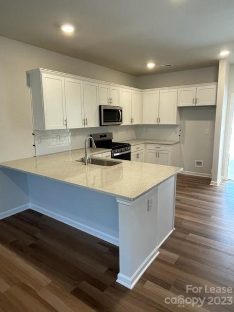 Building Photo - A cozy house with 3 beds and 2.5 bath in H...