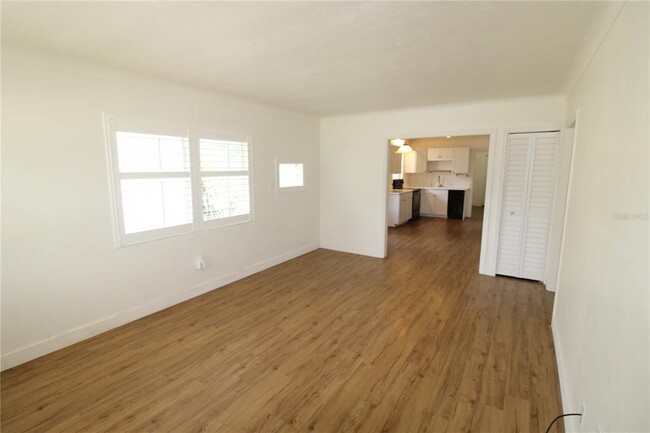 Building Photo - 1802 Cocoanut Ave