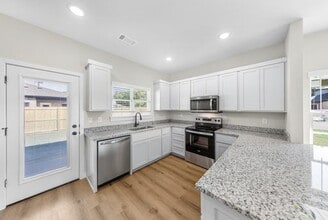 Building Photo - 601 Cosmos St