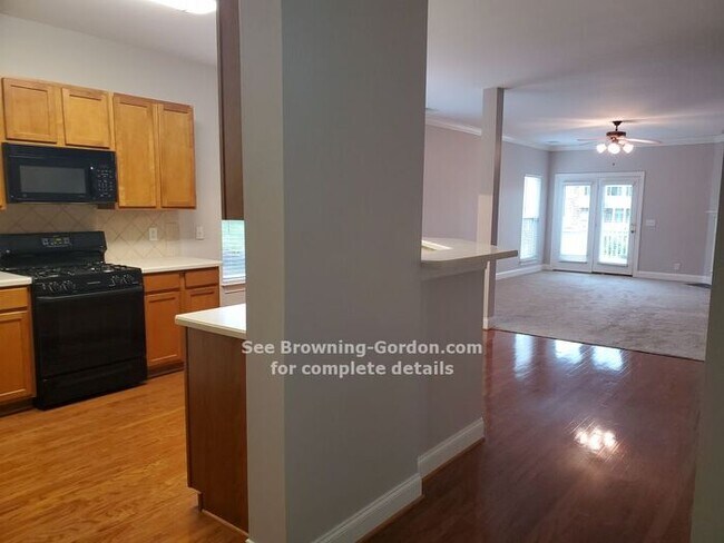Building Photo - Four Bedroom, 3 bath House in Brentwood Ch...