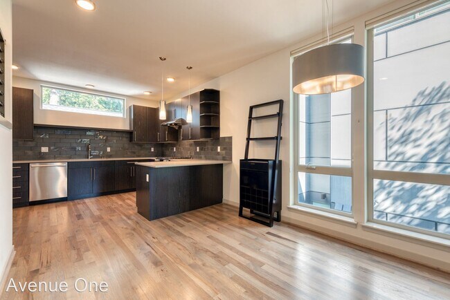 Foto del edificio - 3 br, 2 bath House - 9753 Woodlawn Ave N