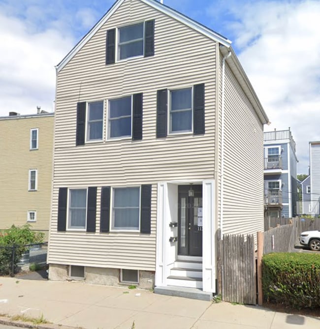 Building Photo - 112 W 7th St