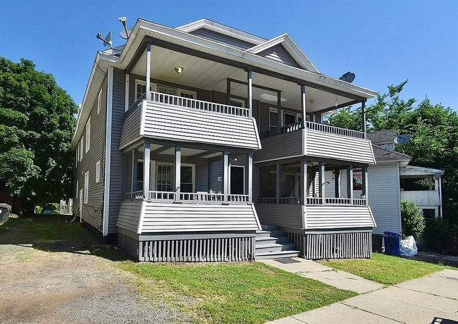 Building Photo - 30 Sachem St