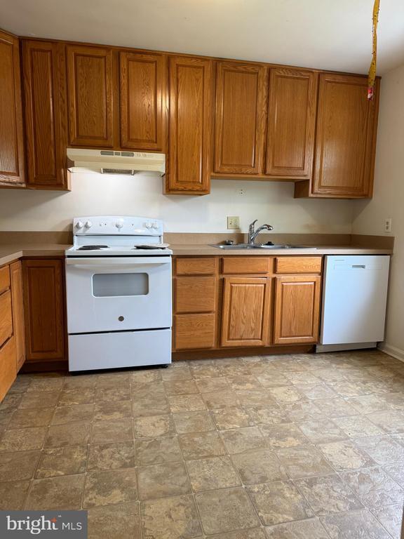 Foto del edificio - 721 Olde Greenwich Cir