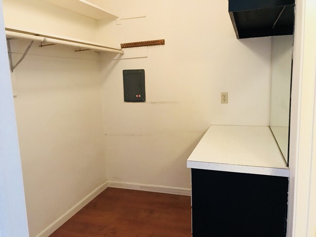 Building Photo - 1467 7th Ave