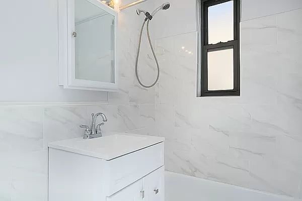 Foto del edificio - 2244 Bronx Pk E