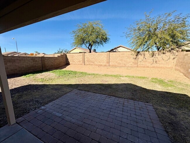 Foto del edificio - 878 E Graham Ln