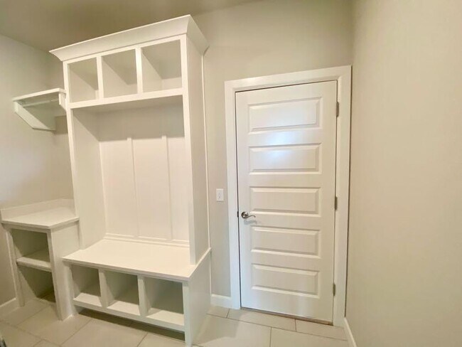 Foto del edificio - 2213 Abbott Ln