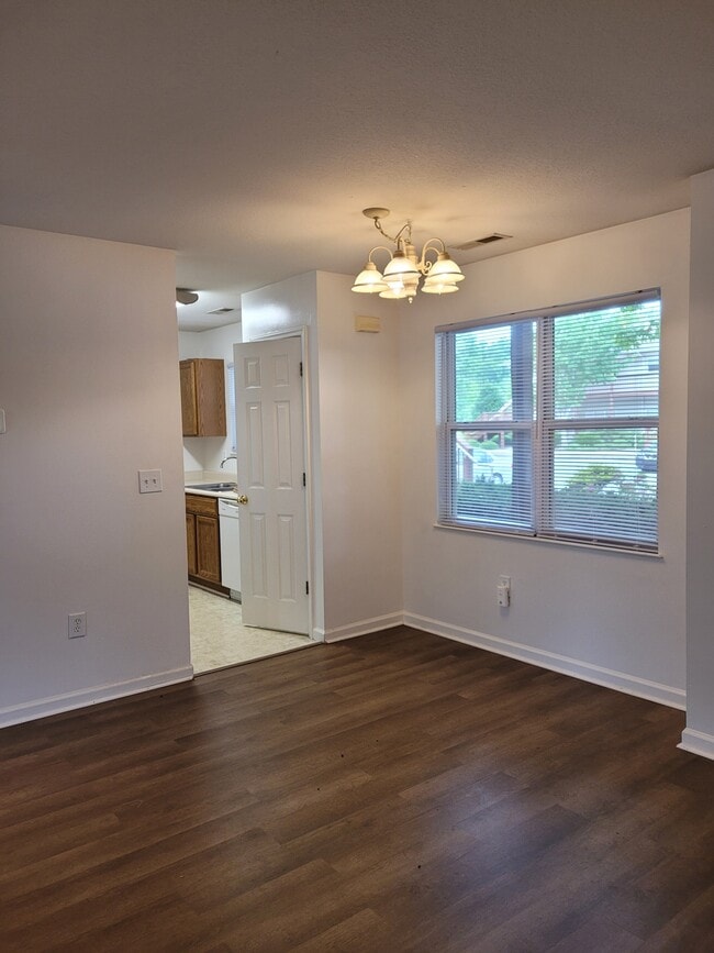 Building Photo - 203 Olde Covington Way