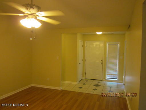 Building Photo - 201 Wedgewood Dr