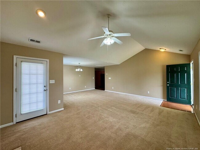 Foto del edificio - 227 Fairfield Cir