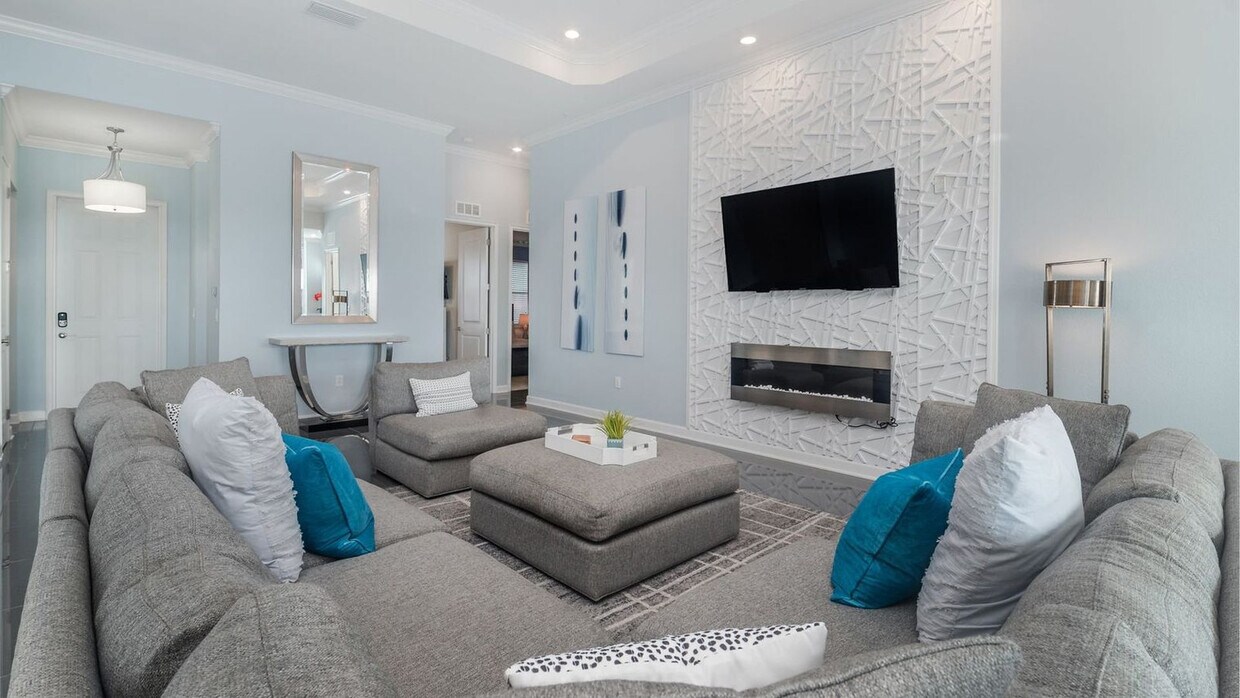 Foto principal - 4751 Clock Tower Dr