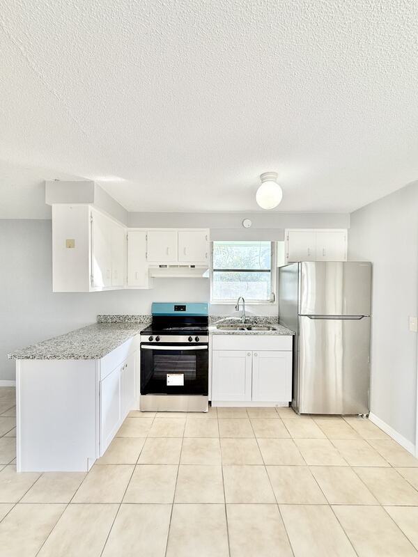 Building Photo - 3407 Palm Dr