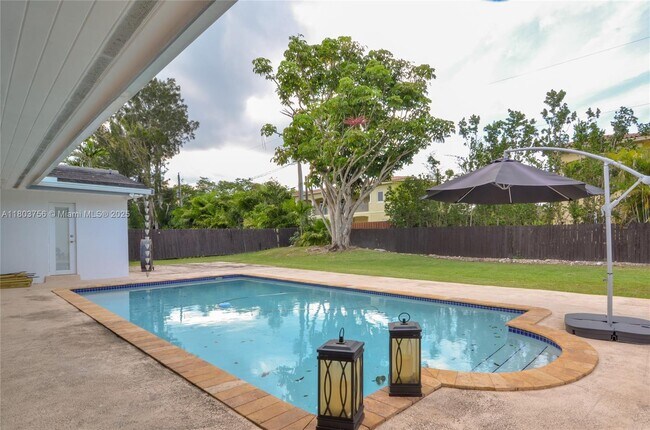 Foto del edificio - 7701 SW 129th St