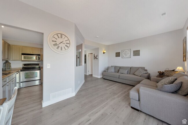 Foto del edificio - 175 E Wayfield Dr