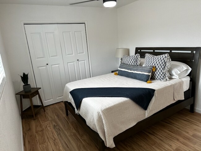 Foto del edificio - 1317 E 8th St