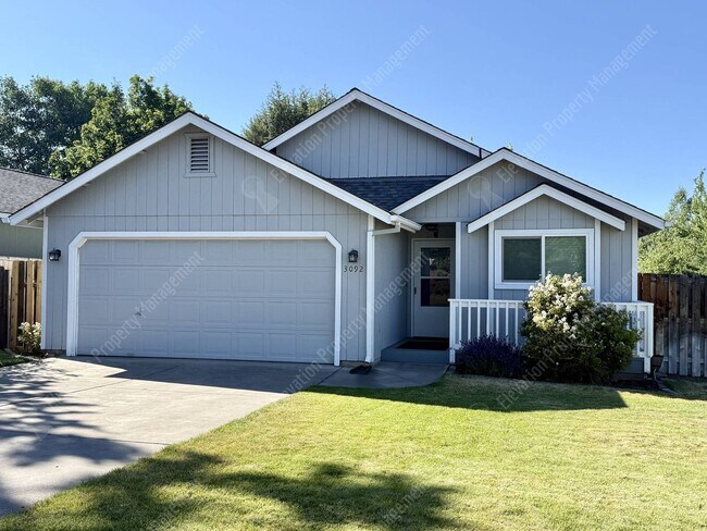 Building Photo - Single-Level Living in a Prime NE Bend Location