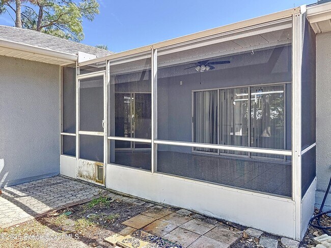 Building Photo - 101 Cove Loop Dr