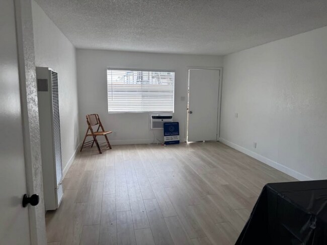 Foto del edificio - 5776 Rostrata Ave